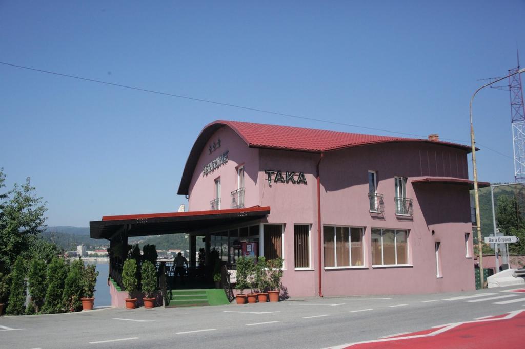 Pensiunea Taka Orşova Extérieur photo