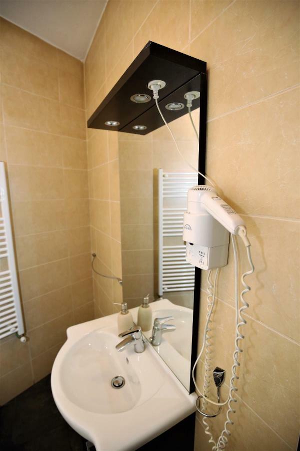 Pensiunea Taka Orşova Extérieur photo
